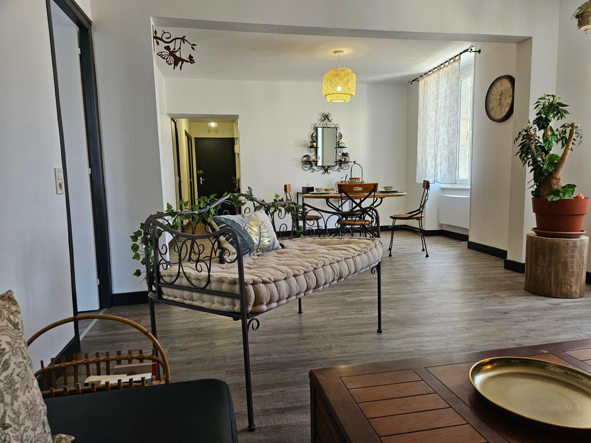 Appartement Le Jardin Imaginaire Champagnole Extérieur photo