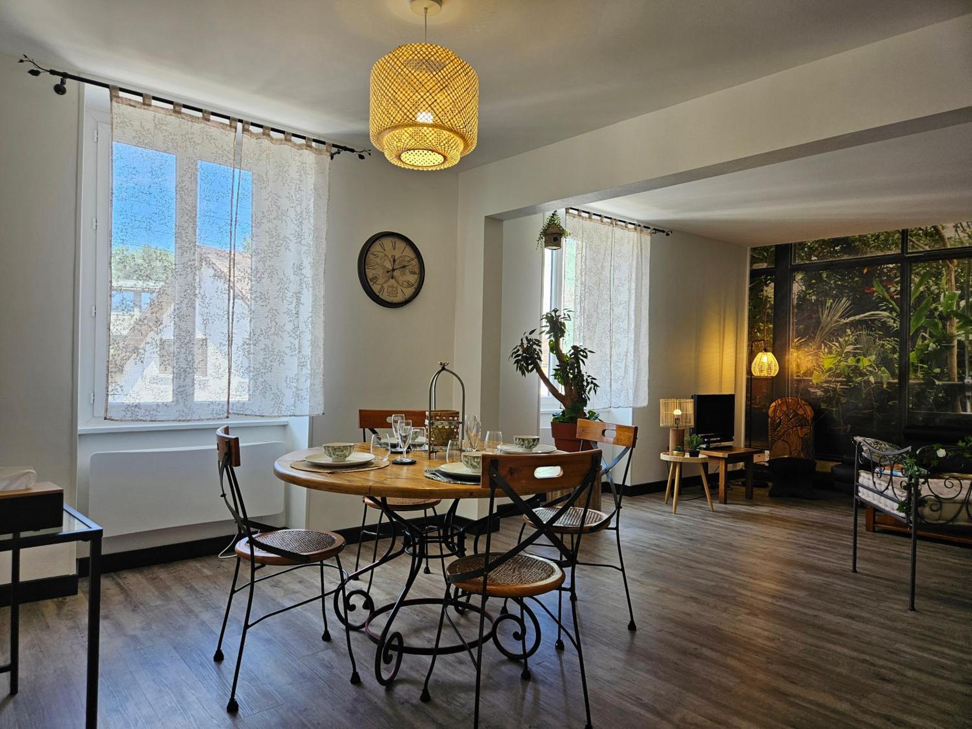 Appartement Le Jardin Imaginaire Champagnole Extérieur photo